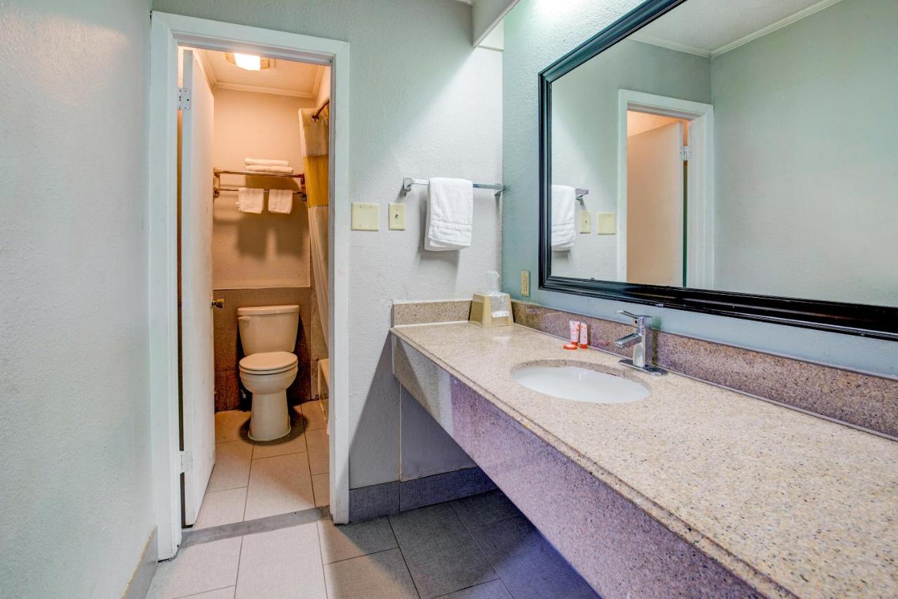 Oyo Hotel Lake Charles La I-10 Exteriör bild
